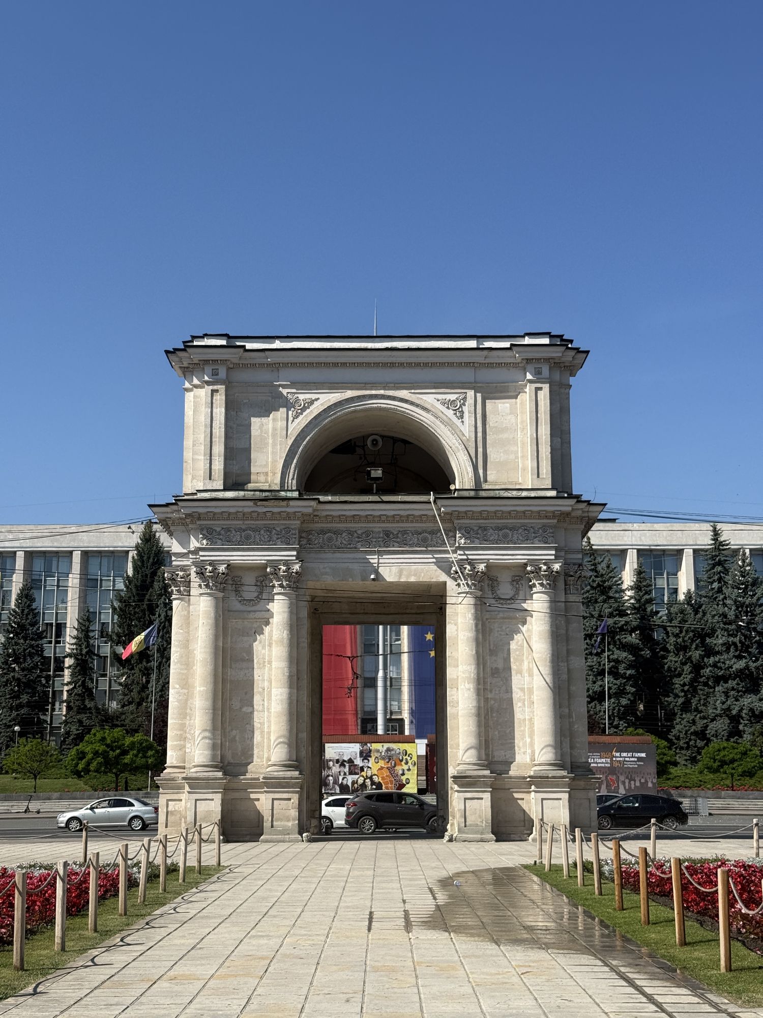 The Triumphal Arch, Chisinau